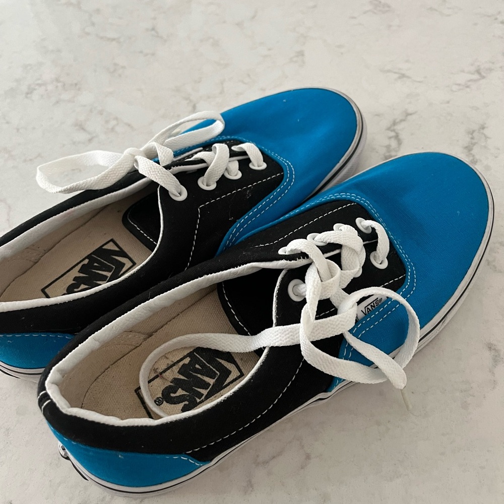 Vans Sneakers in Blue and Black